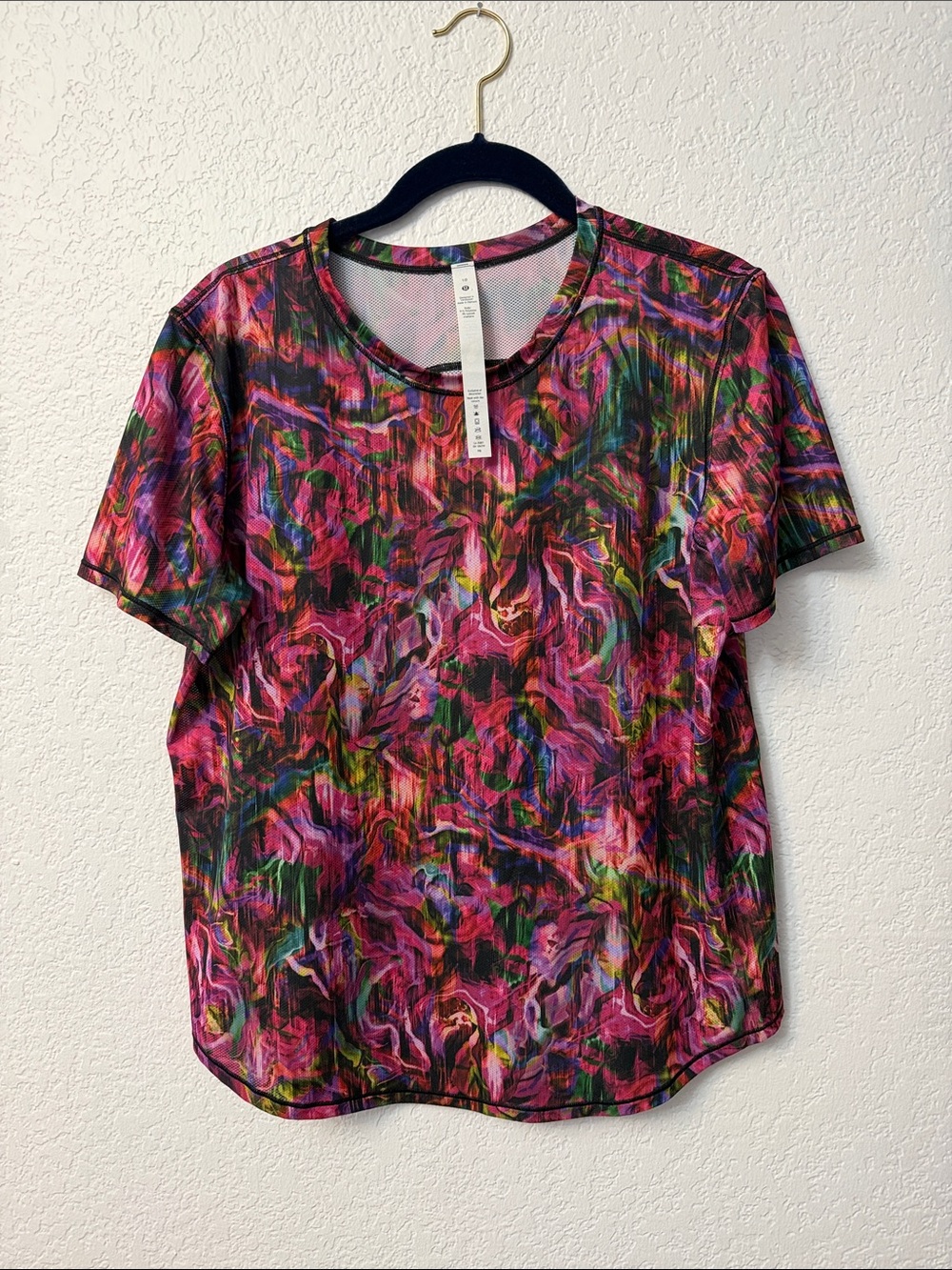 lululemon athletica Multicolor Pink Abstract Short Sleeve Tee